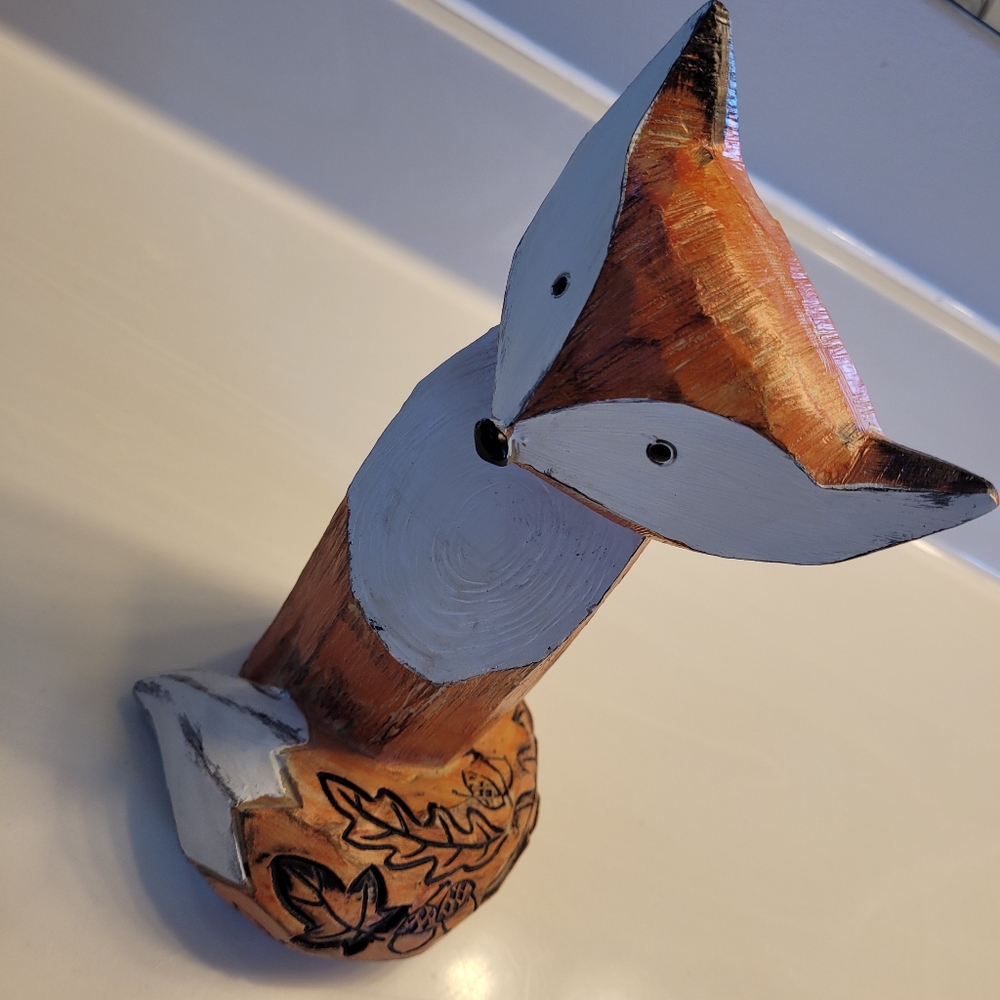 Fox Figurine Rustic Wood-look Resin With Woodsy Etchings On Tail - Picture 6 of 16